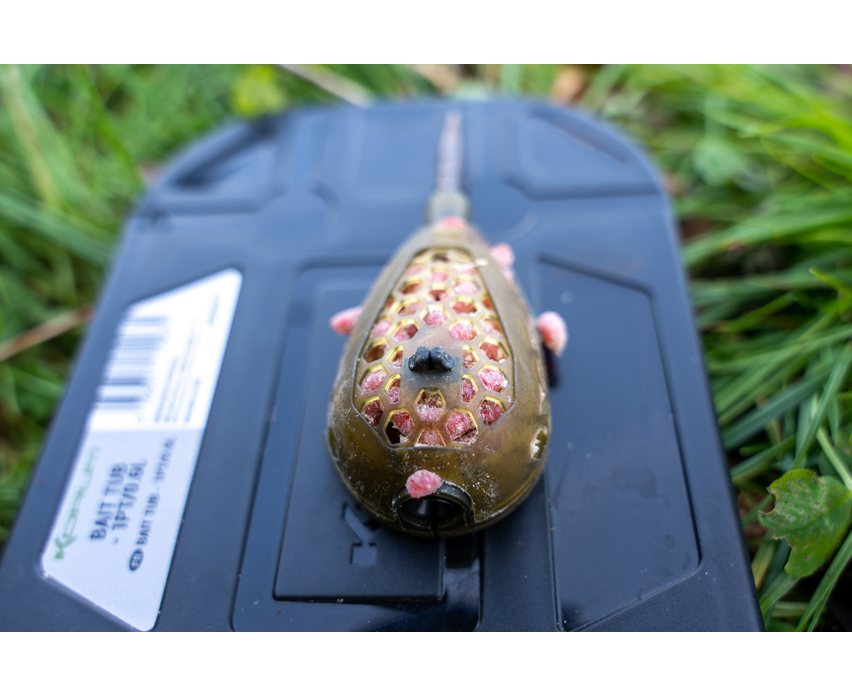 Camo Grub Feeders